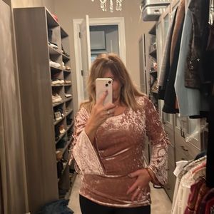 Peach crushed velvet top size M